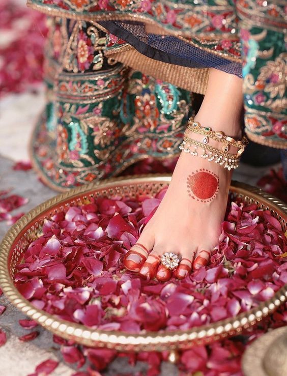 Bengali Bridal Alta Design on Feet