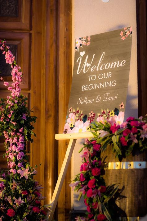 Flashy Standing Name-Card Engagement Stage Decoration
