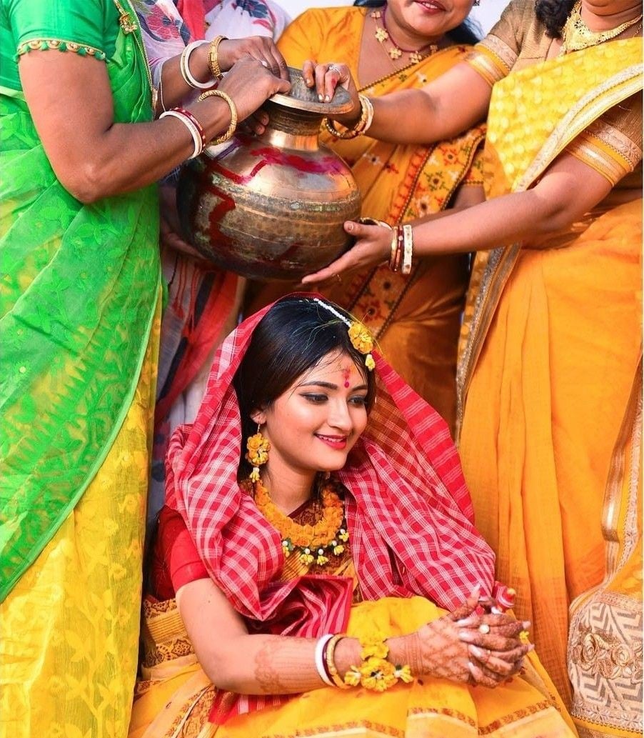 Mangal Snaan Bengali Bridal Poses