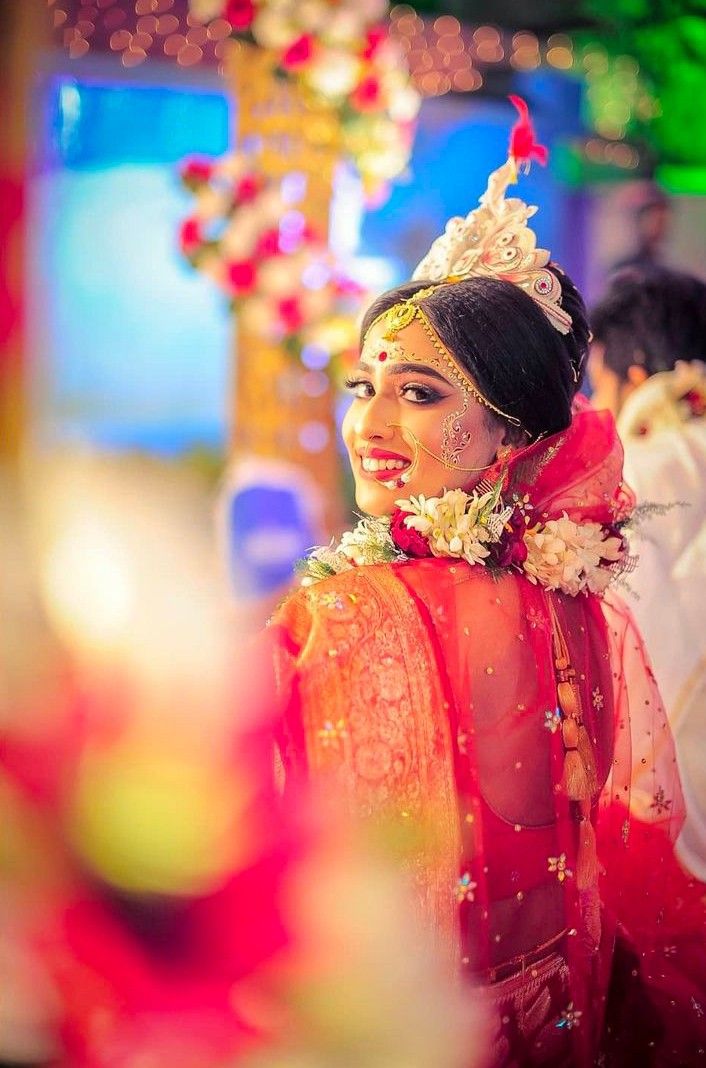 Look Back Bengali Bridal Poses