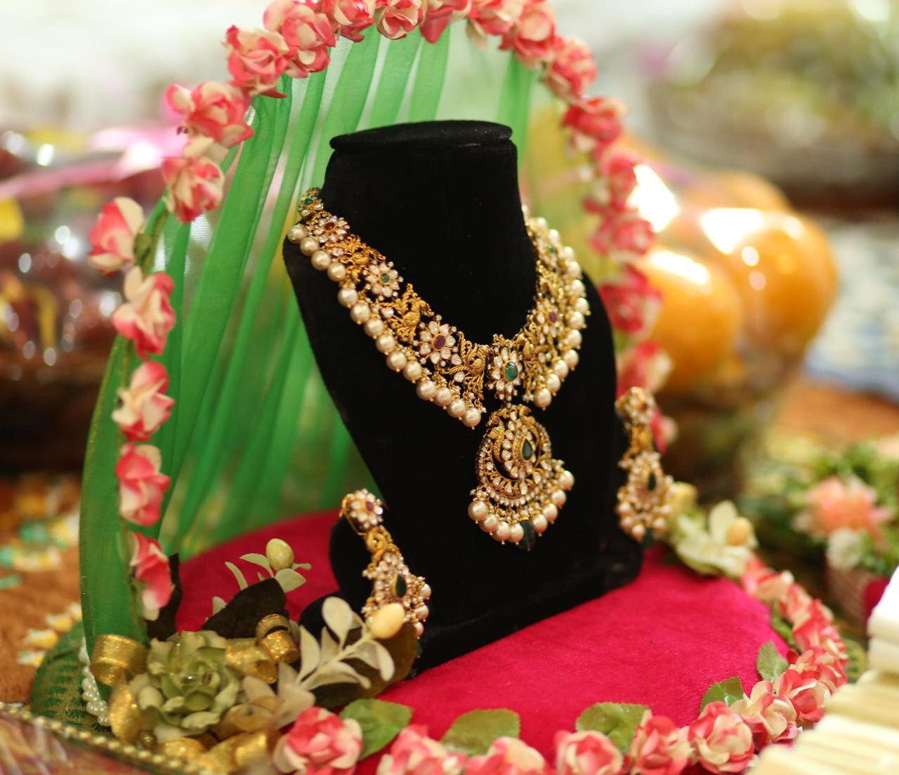 The Necklace Tray for Bengali Wedding Totto