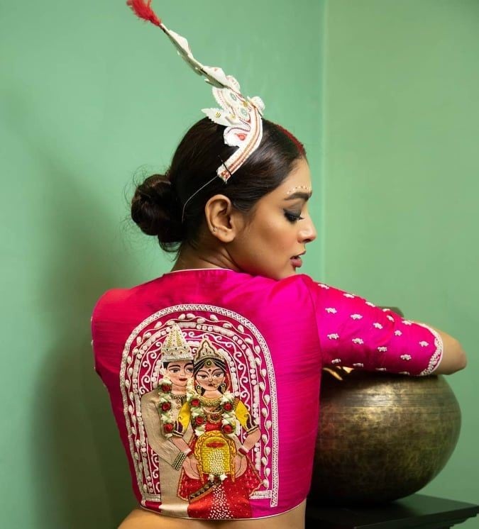 Fushia Bride and Groom Benarasi Blouse Design for Bengali Wedding