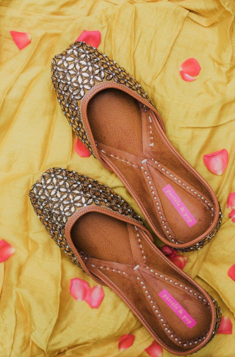 Kundan Mirrorwork Nagra Juti