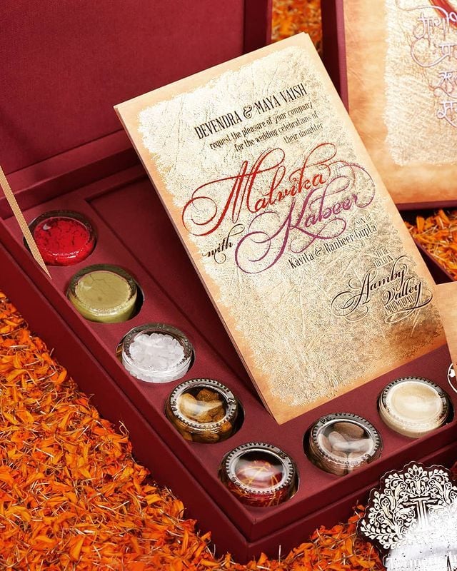 The 'Box' Engagement invitation cards Idea
