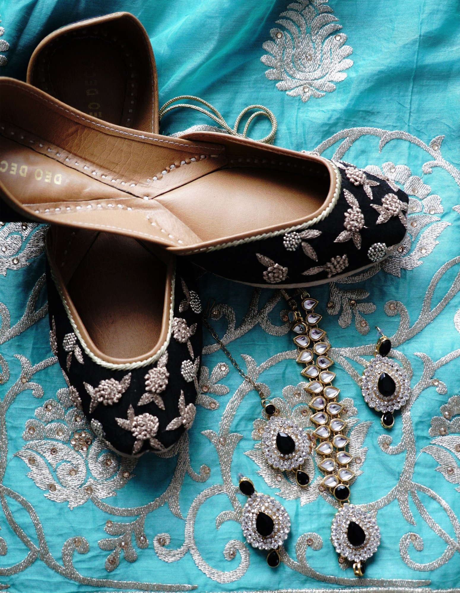 Black Punjabi Nagra Juti