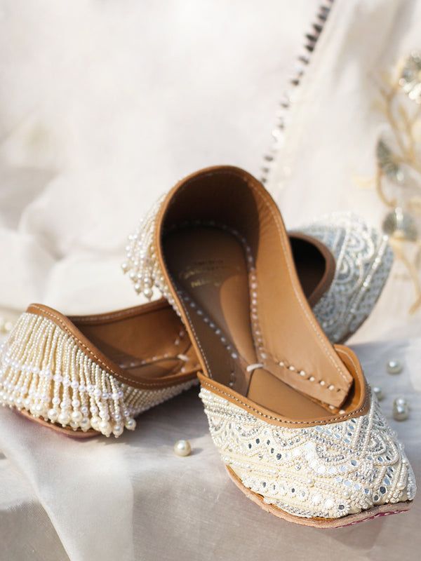 Chikankari Bridal Jutti