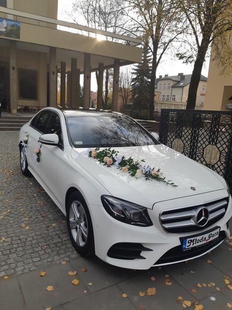 Leaves and flowers Simple Car Decorations for Wedding