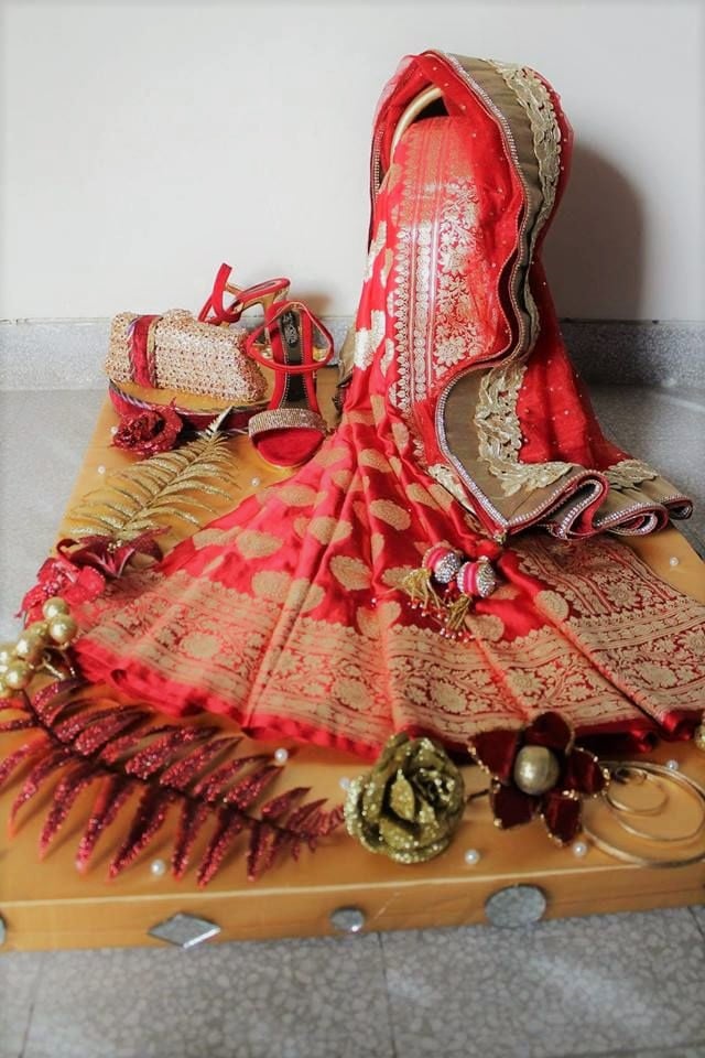 Clothes and Garments for Bengali Wedding Totto