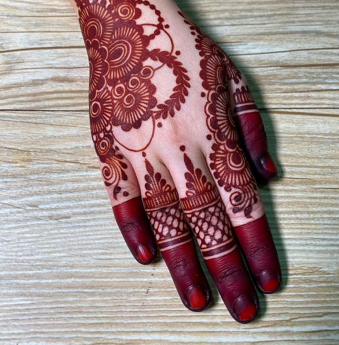Stamp Style Easy Black and Red Mehendi design