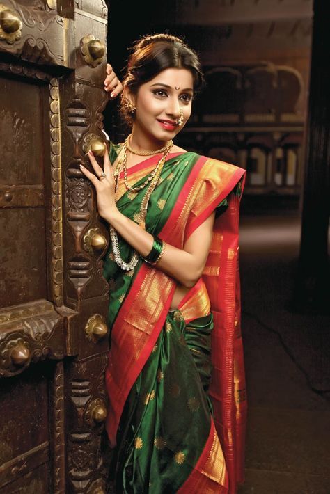 Peacock Patterns on Nauvari Saree