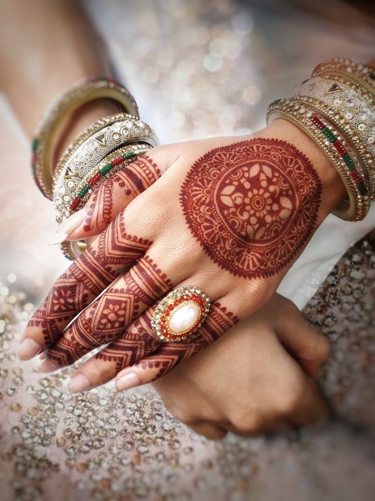 Single Henna Pattern for Bridesmaids