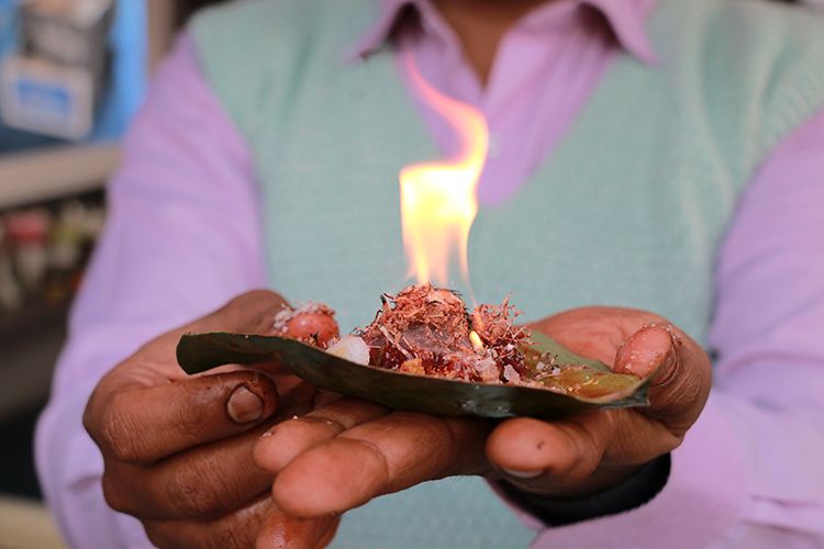 Fire Paan by Caterers in Kolkata