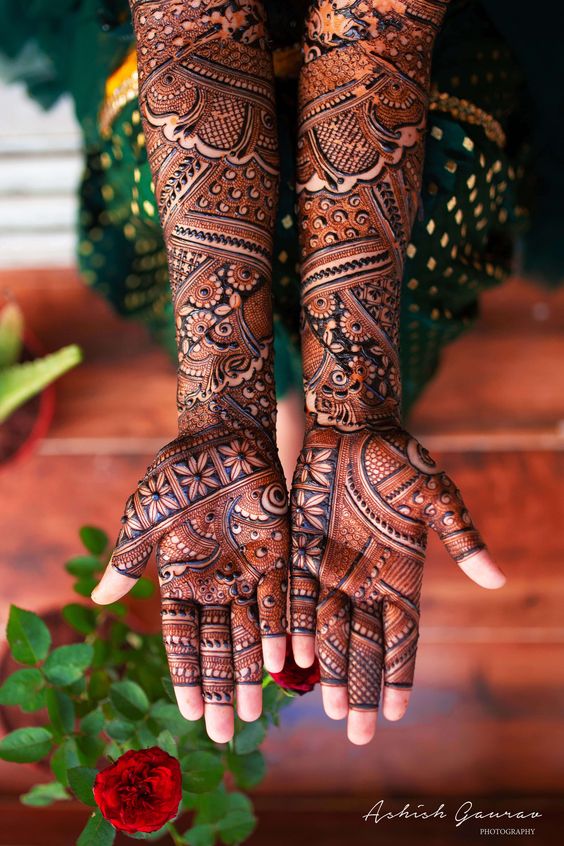 Bridal Mehndi Design with a Beautiful Pattern