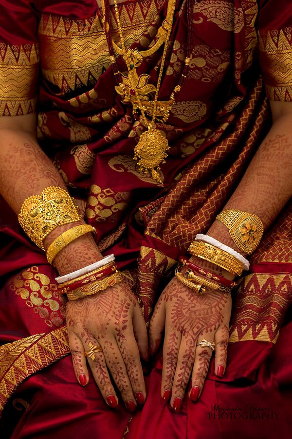 Elegant Sankha Pola Designs: 10 Amazing Bengali Wedding Bangles Elegant Sankha Pola Designs: 10 Amazing Bengali Wedding Bangles