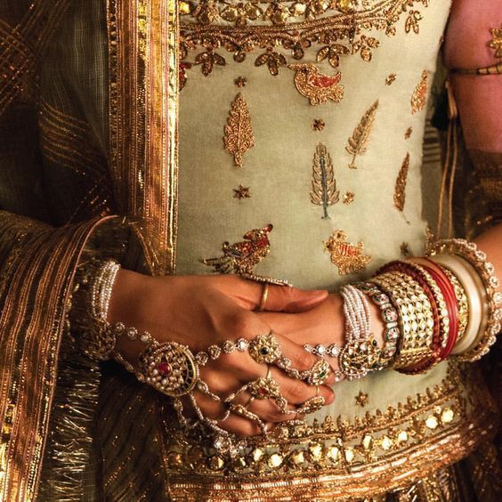 Diamond Bangle with Sankha Pola