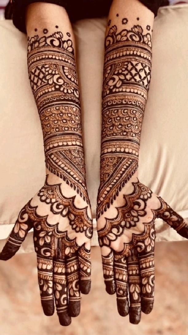 Asymmetrical Mehndi Dubai Design,Dubai Mehndi Designs