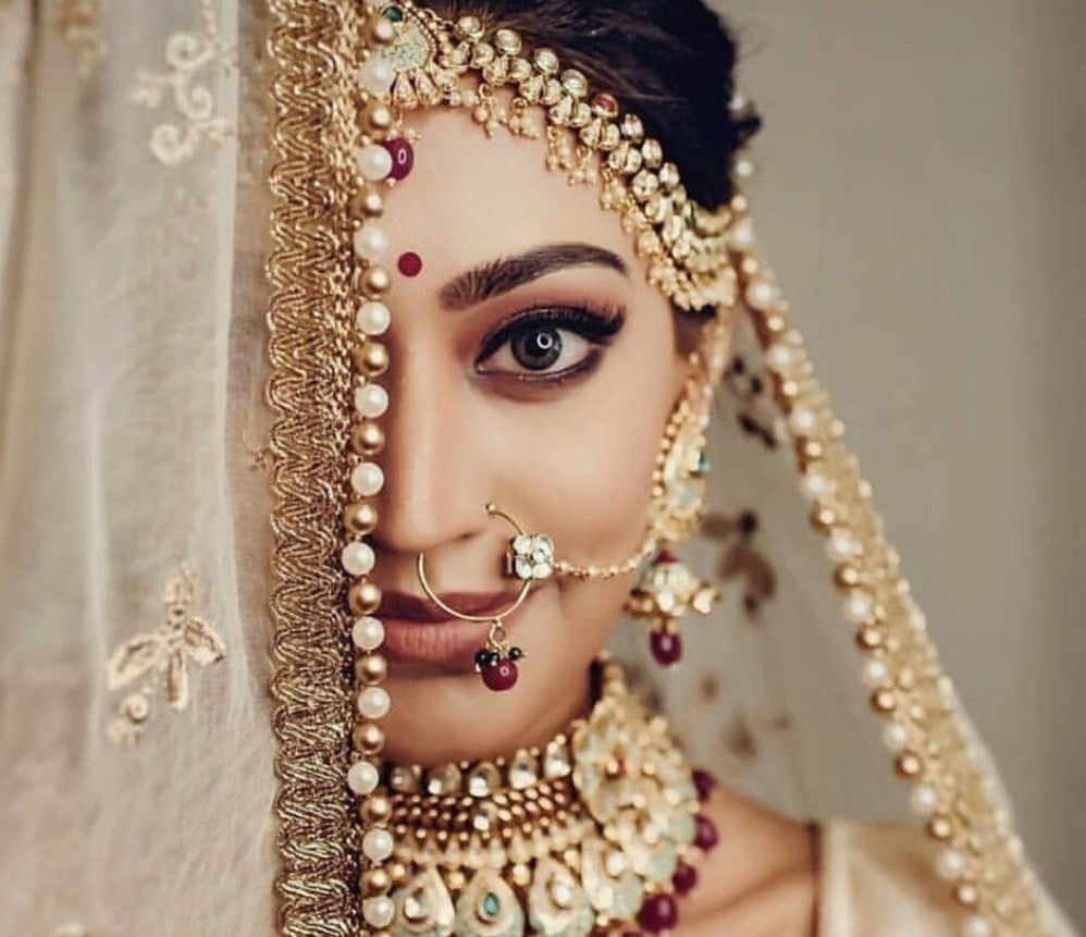 Top 10 Glamorous Nath Designs for the Best Bridal Look Top 10 Glamorous Nath Designs for the Best Bridal Look