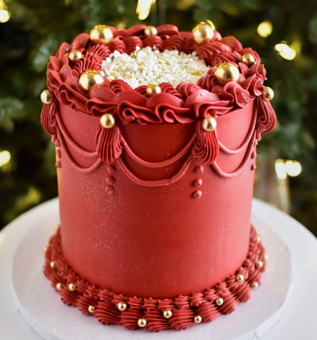 Red Velvet Christmas Cake Design