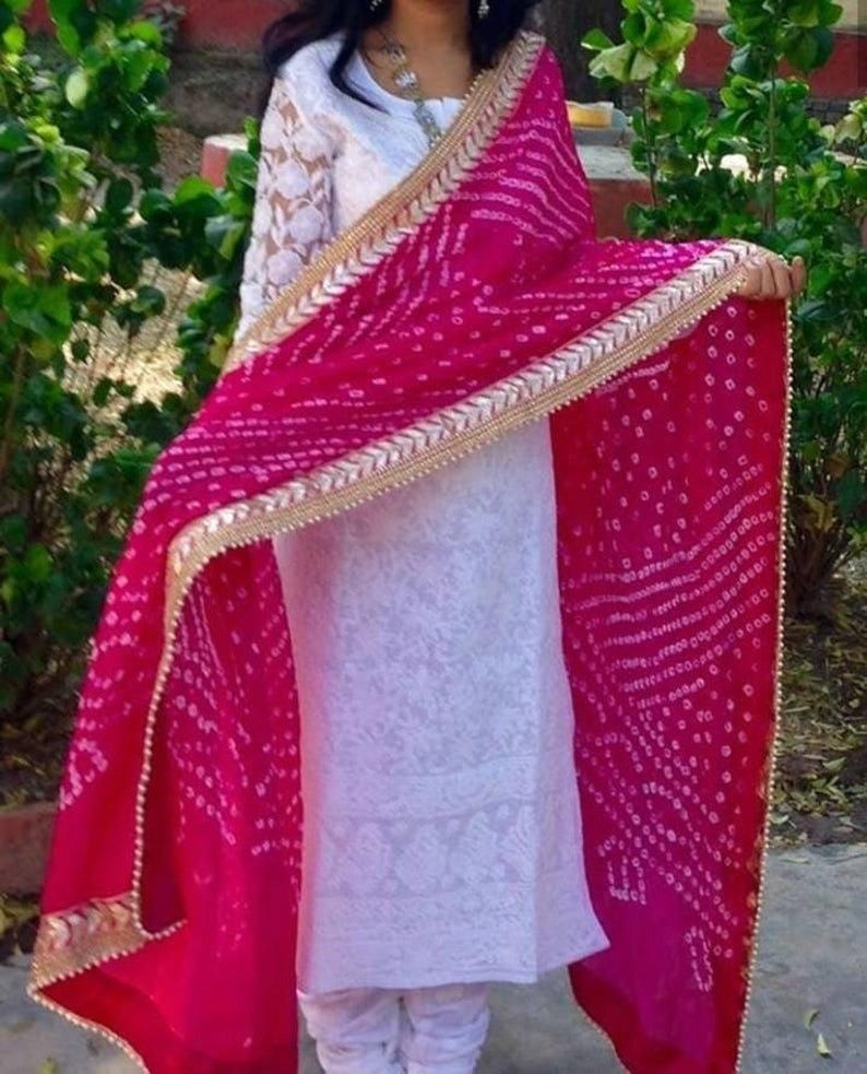 The Rajasthani Dupatta