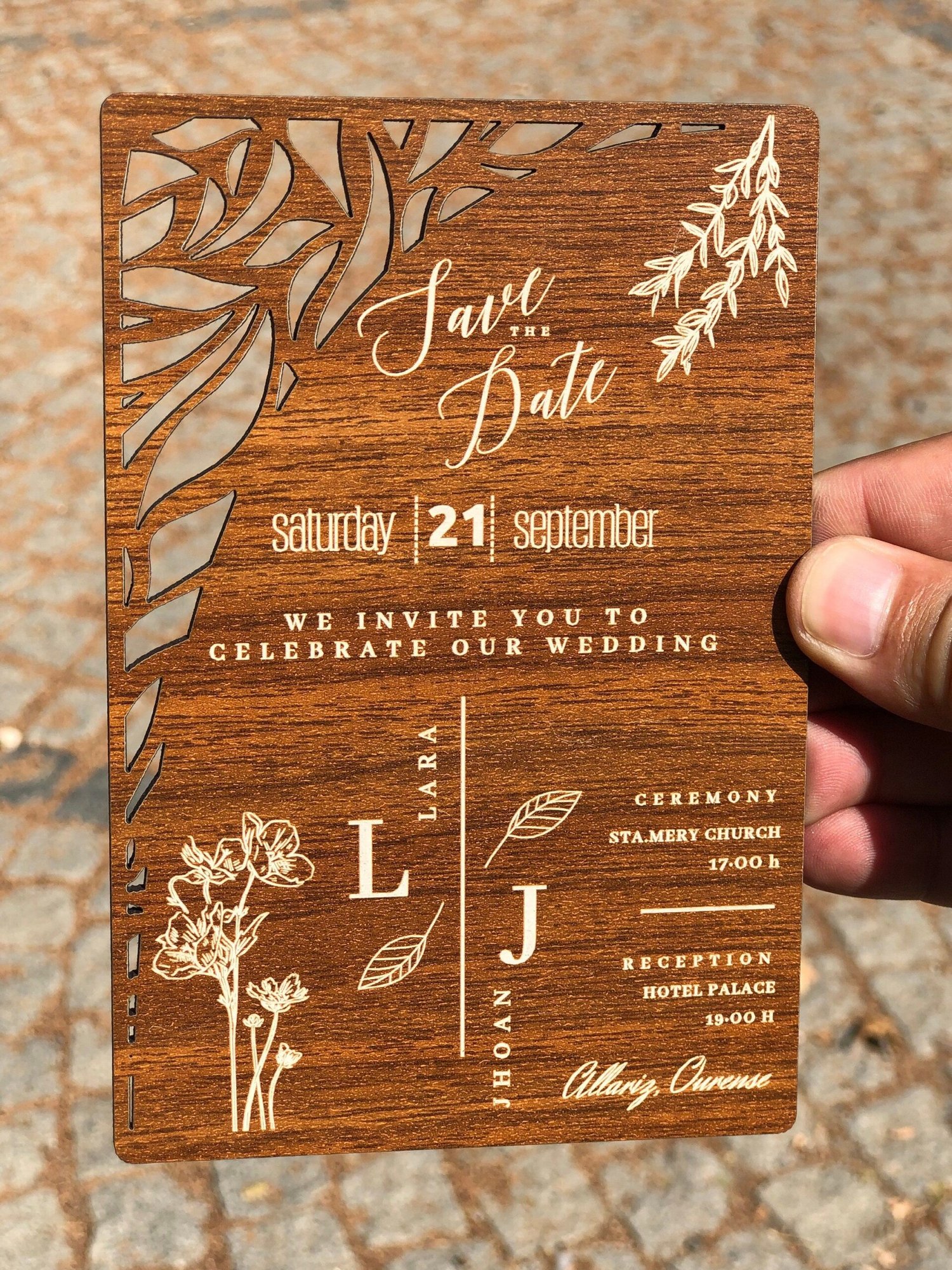 The Wooden Carving Marriage invitation idea