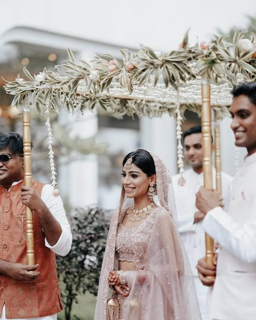Tropical Leaves Bridal Entry Chadar
