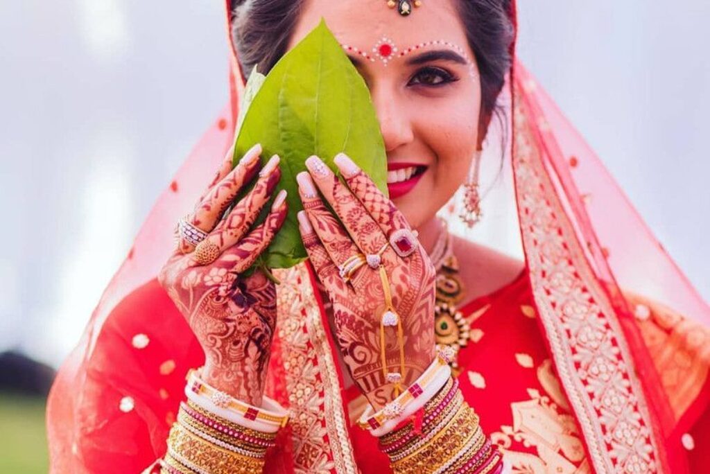 Discover 10 Best Modern Bengali Wedding Sarees for a Stunning Bridal Look