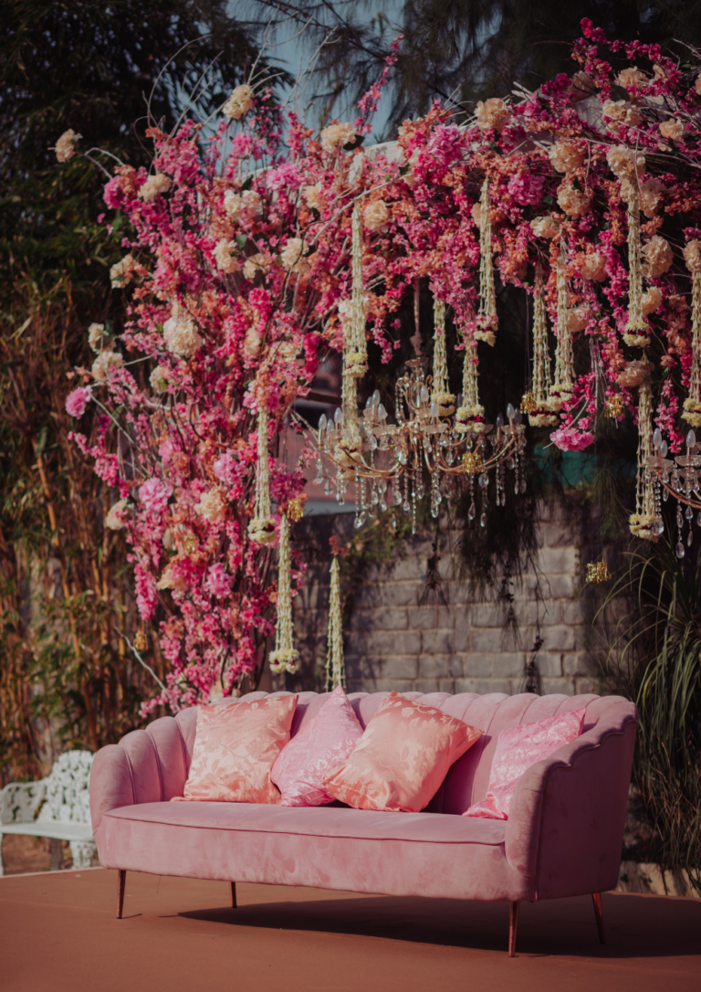 Crystal Backdrop Engagement Stage Decoration with Flowers