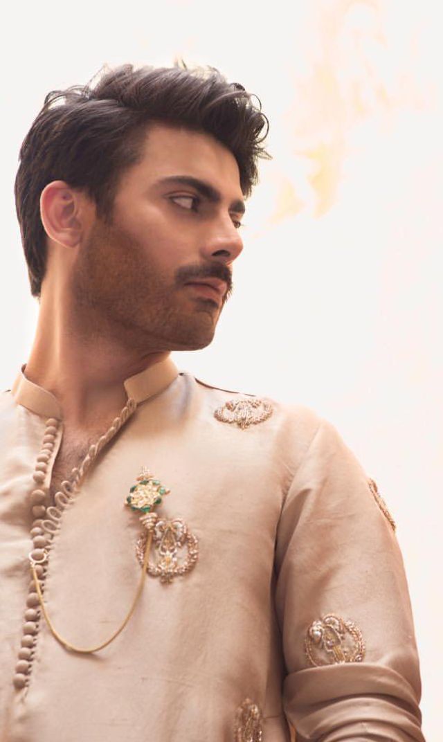 Short and Wavy Hair Cut for Groom