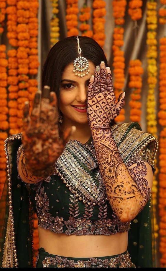 Small and Rustic Bridal Henna Designs
