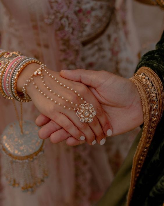 Gold Hathphool with Chains