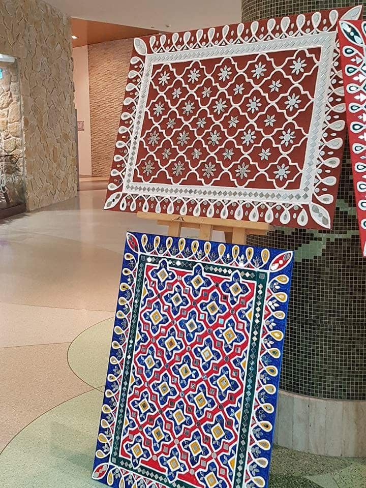 Gujarati Mirrorwork Biyer Piri Design