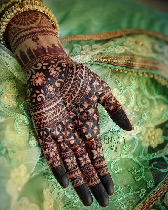 Fancy Mehendi Design with Intricate Design