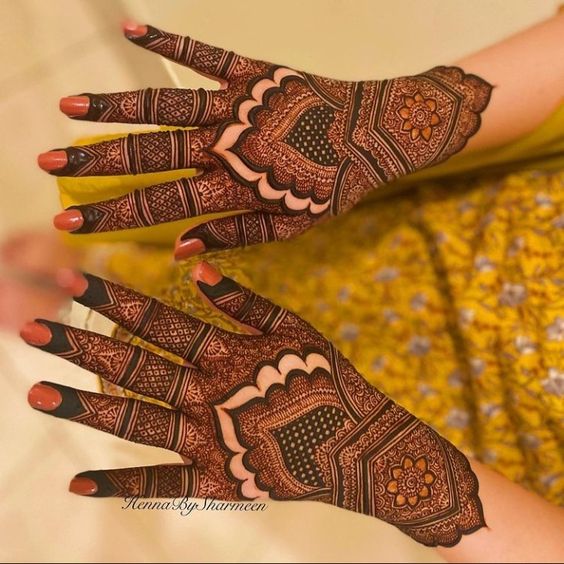 Fancy and Simple Mehndi Design