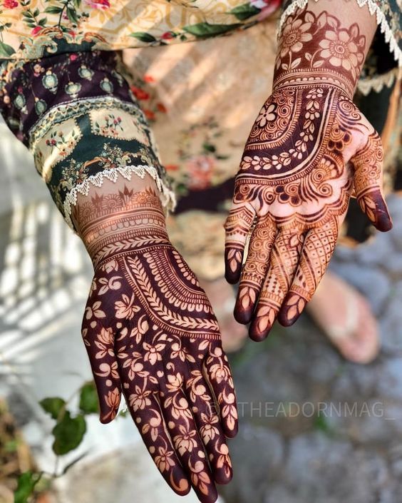 Stylish Arabic Mehndi Design with Floral Pattern