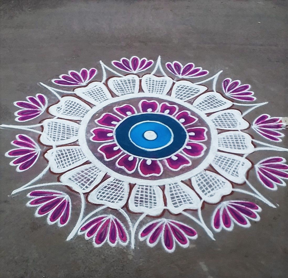 Multi-Coloured Chukki Rangoli Kolam