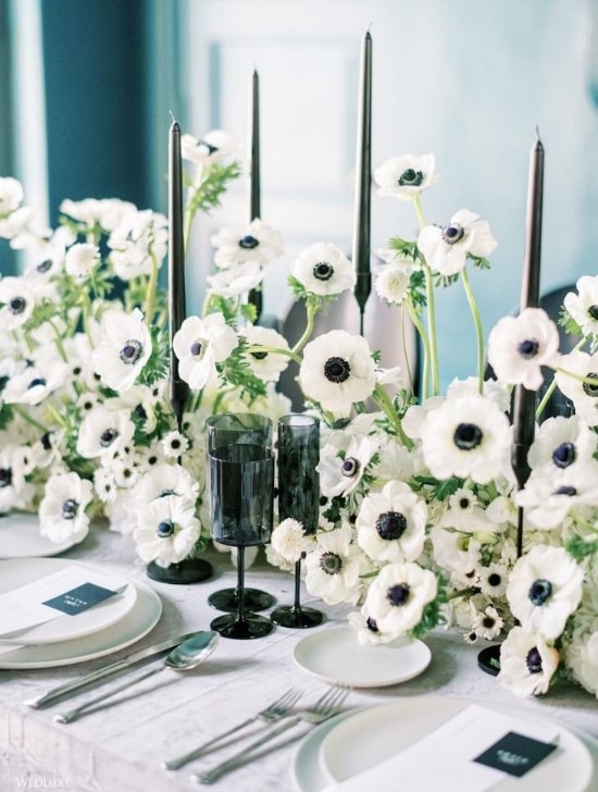 Minimalist Monochrome Bouquets, wedding flower arrangement
