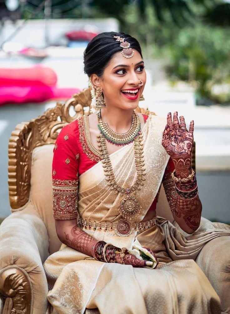 Mirror on the Sleeves Idea in Kerala Bridal Blouse Design