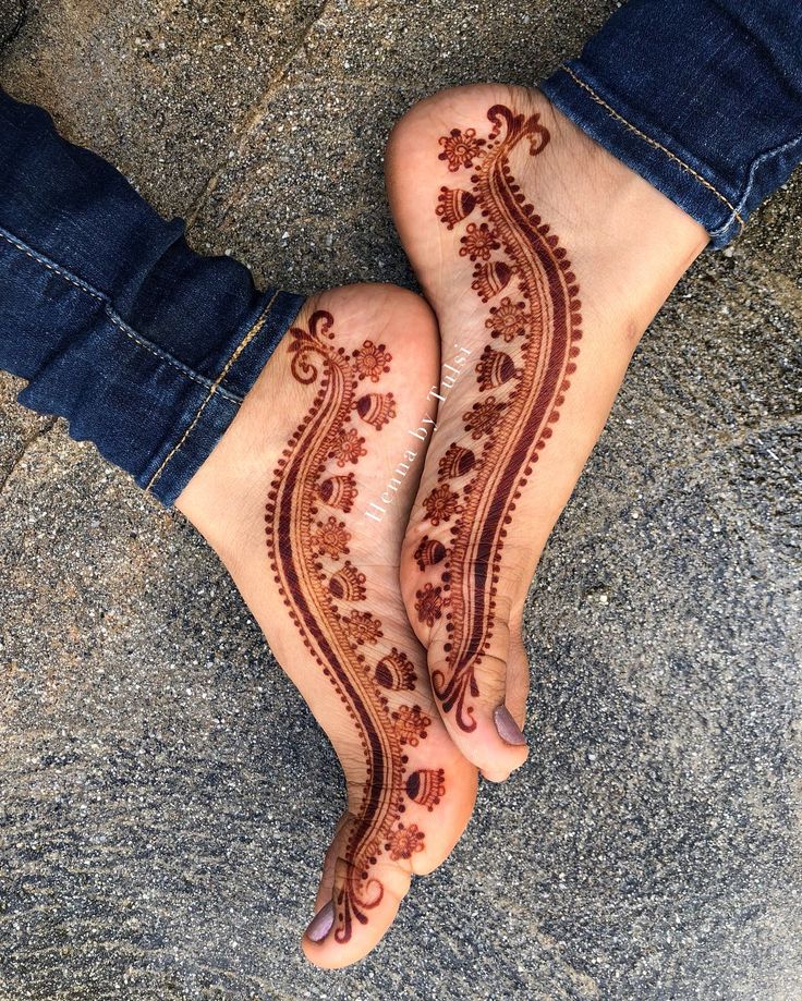 The Minimalistic Leg Mehndi Design Idea