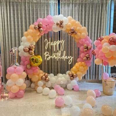 The Girl Stage Balloon Decoration Idea