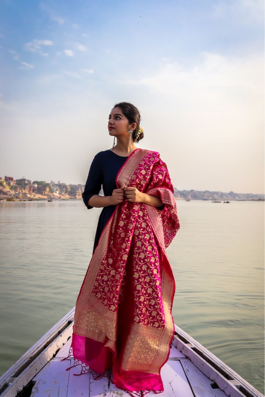 Top 11 Latest Bridal Banarasi Dupatta Ideas for this Wedding Season Top 11 Latest Bridal Banarasi Dupatta Ideas for this Wedding Season