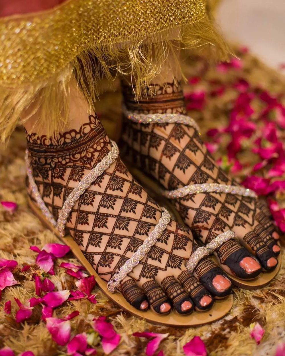 10 Best Bridal Dubai Mehendi Design for Feet
