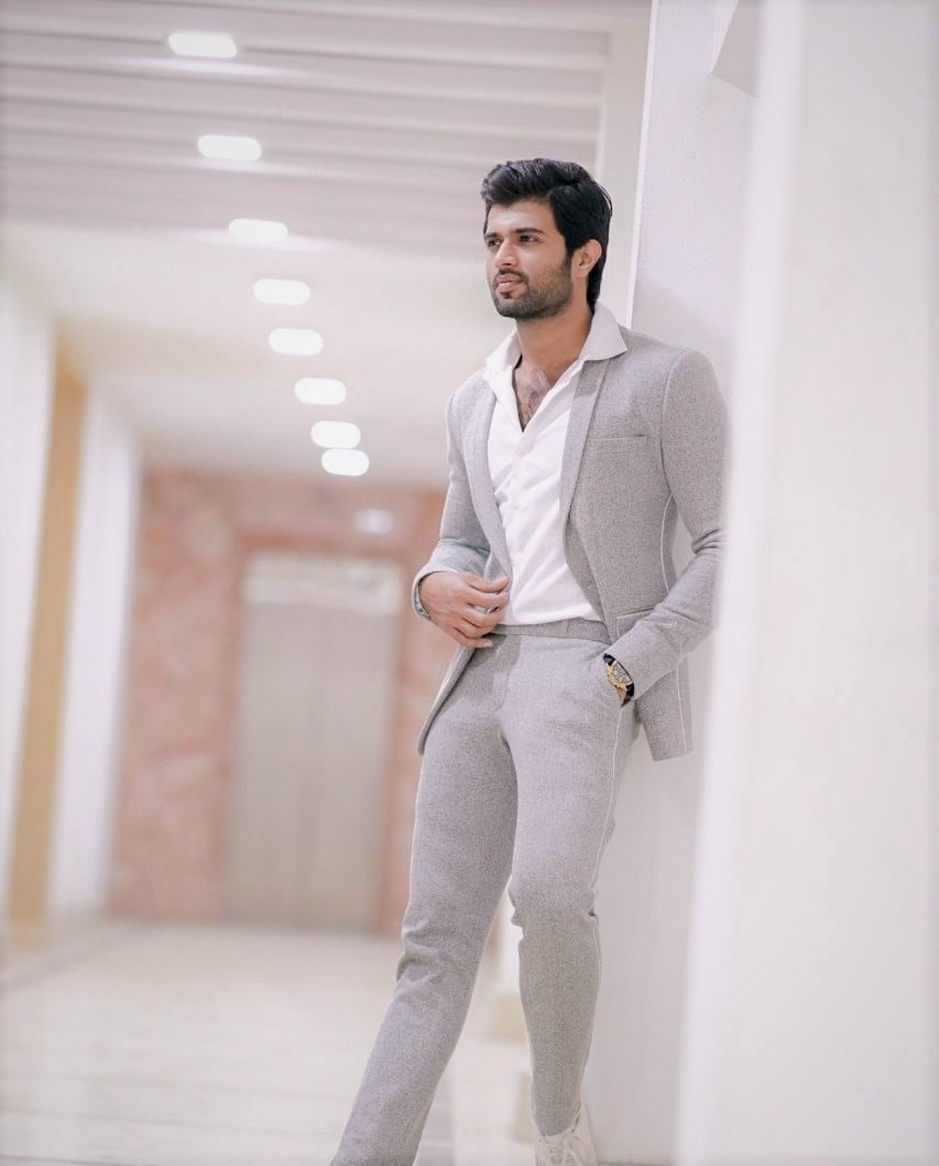Vijay Devarakonda’s Ultra Stylish Coat Pant