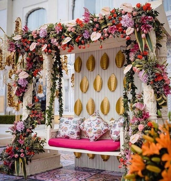 ‘Swing Me’ Mehendi Decoration