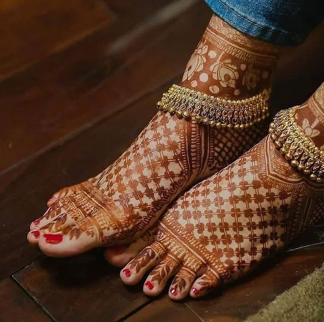 Intricate Design with Dots and Geometric Shapes