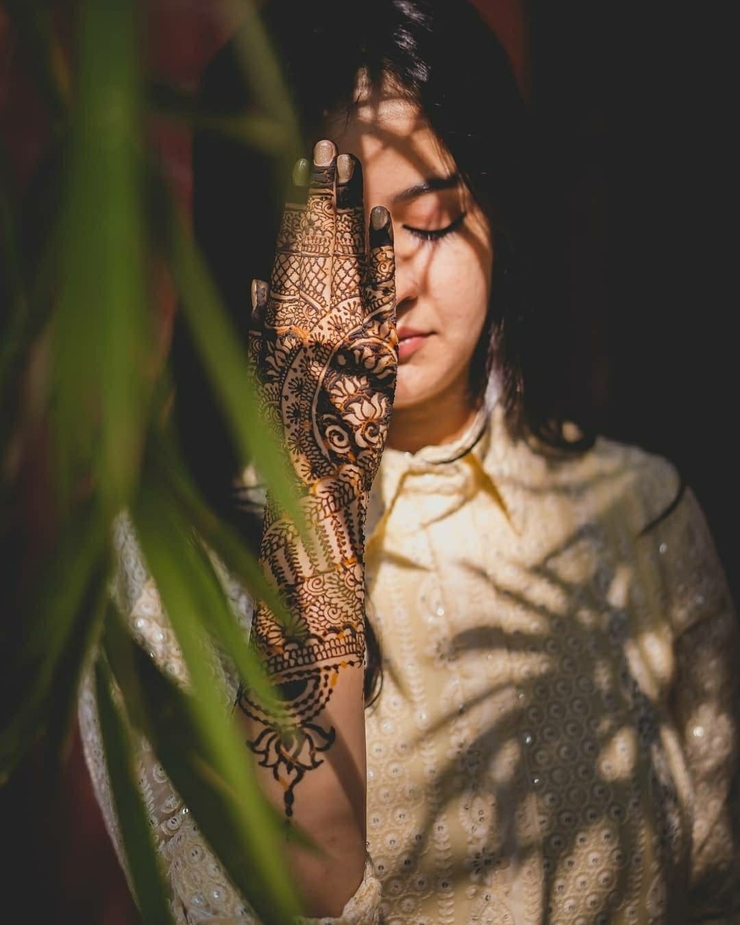 Minimal Mehendi Design for Engagement