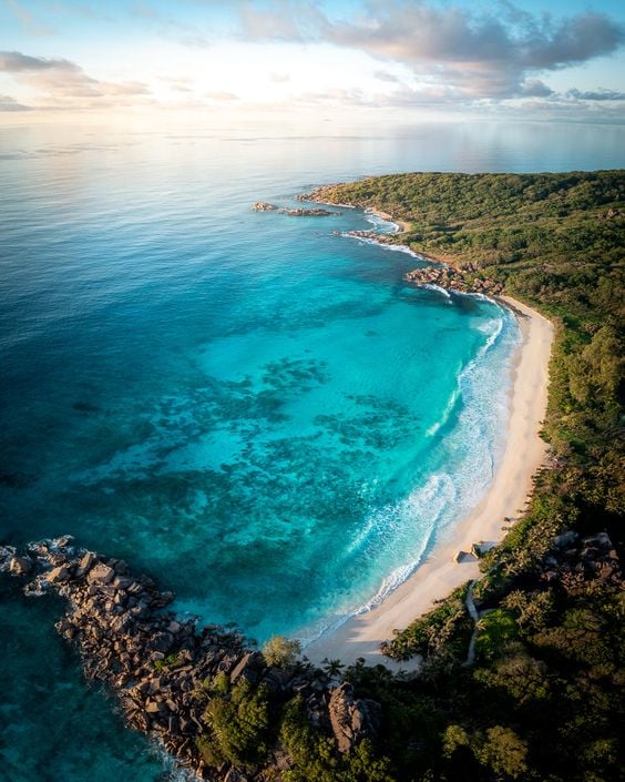 15 Seychelles Honeymoon Package with the best Destinations for Couples: