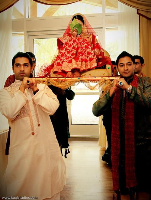 The one with the Palanquine Bengali Bridal Poses