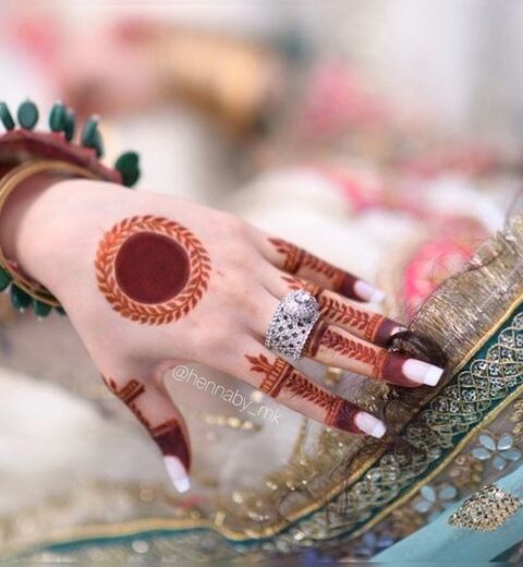 Get Ready with 15 Simple Henna Mehndi Designs on your Big Day