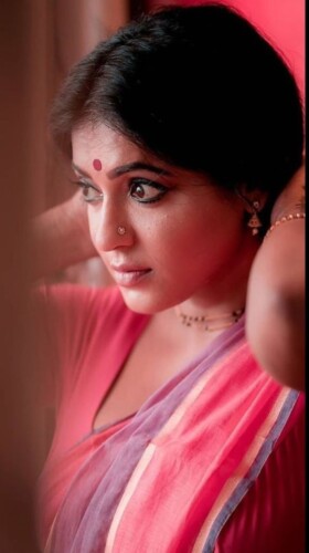 Glam and Candid Aiburobhat Look