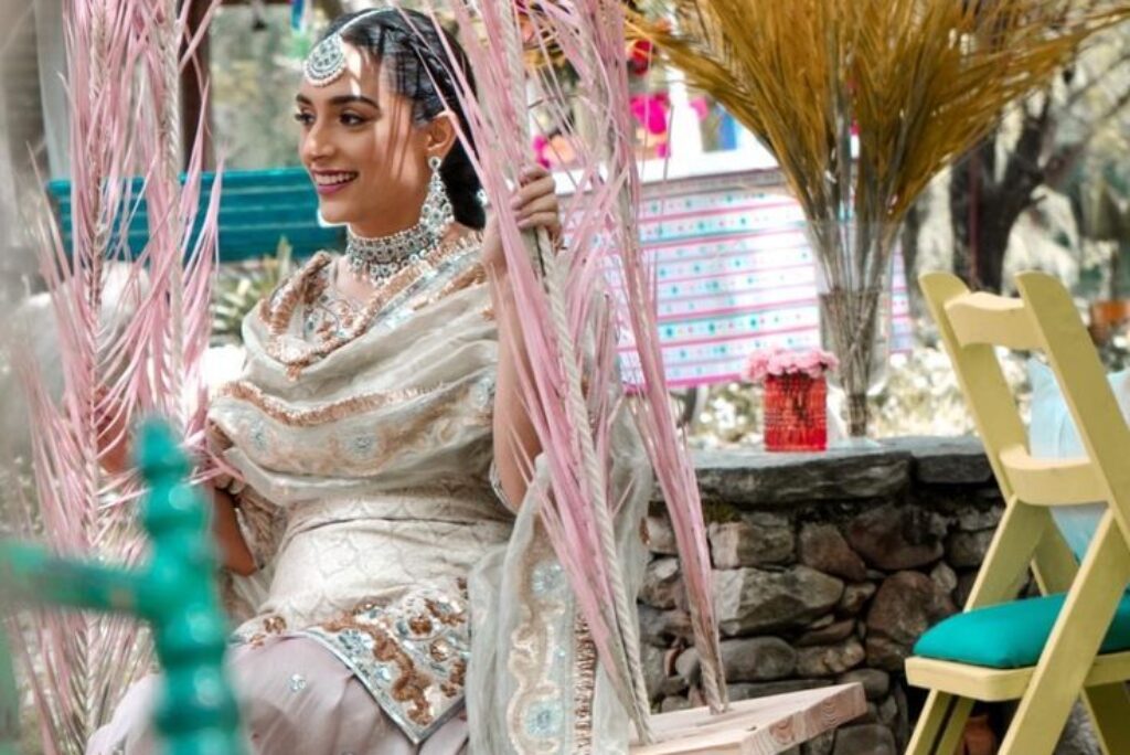 Destination Wedding in Manali: 11 Helpful Tips to Save Money on Your Turn
